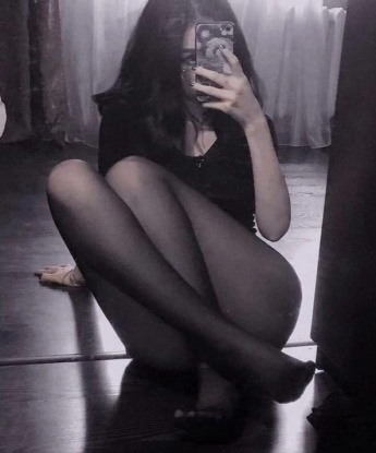 Я живу в Москве и готова предложить тебе незабываемое время. Мои услуги включают классический секс, оральные ласки, ролевые игры и многое другое. Буду рада стать твоей партнершей на время и удовлетворить все твои сексуальные желания. У меня есть отличные отзывы от предыдущих клиентов и я всегда гарантирую конфиденциальность и безопасность. Посмотри мои фото и дай мне знать, какие фантазии ты хочешь воплотить в жизнь. 💋💦 10137, 30 лет